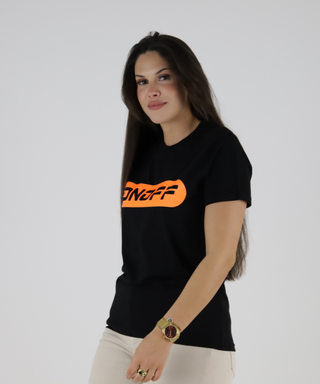 T-shirt Bold- T-shirt Preta com Estampado Cor Flúor